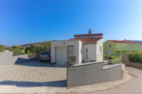 Family friendly house with a swimming pool Vinisce, Trogir - 19001